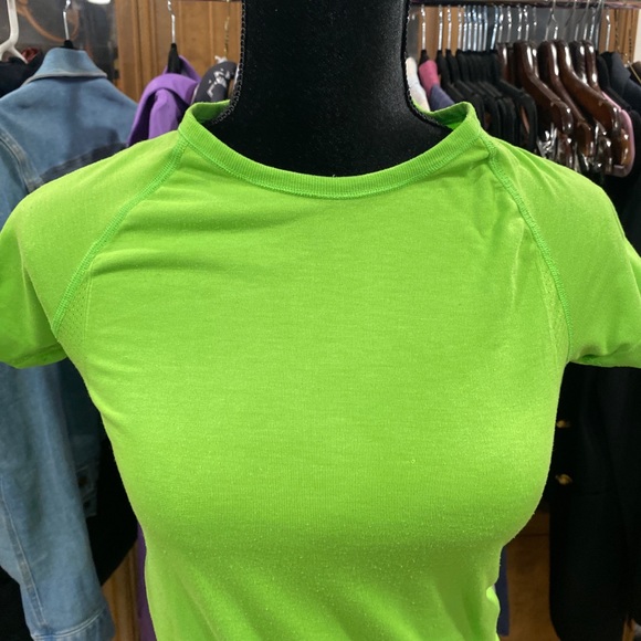 Nike FitDry Workout Athletic Shirt Neon Green Sz Small 🤸🏾♀️ - Picture 5 of 7